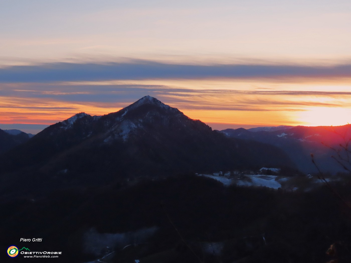 70 Monte Gioco al tramonto del sole .JPG